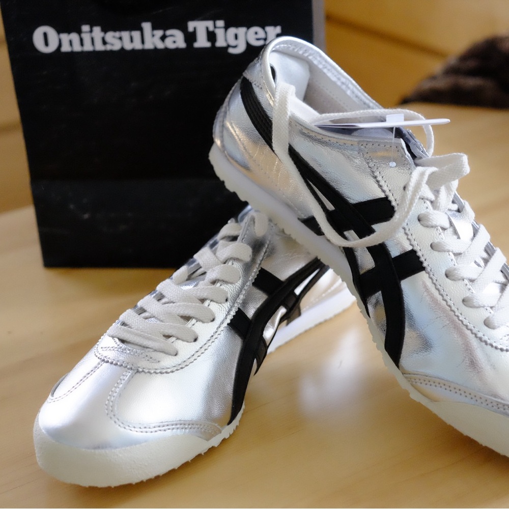 NWT Onitsuka Tiger by Asics - Silver/Black Sneaker/Shoe
